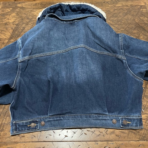 #045, Levi’s Baby bubble Trucker Jacket, Sold by Free People,NWT, size L - Picture 2 of 5